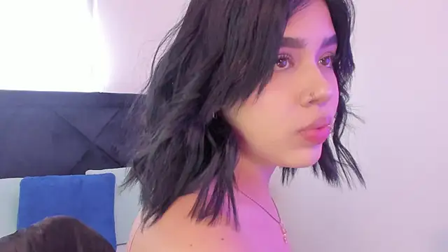 Lily Woodz online show from 12/22/25, 07:11