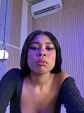 Snapshot of salomebenz chatting on 05/07/26, 08:58 salomebenz online show from 05/07/26, 08:58