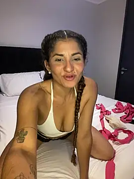 AlejandritaMilano online show from 02/08/26, 01:20