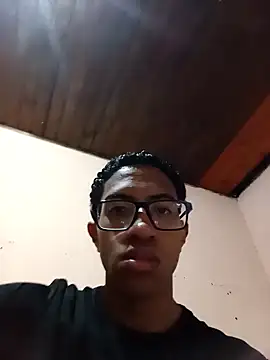 matheusroger online show from 01/02/25, 02:43