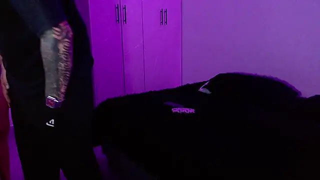 miia-liiam online show from 04/01/26, 06:36