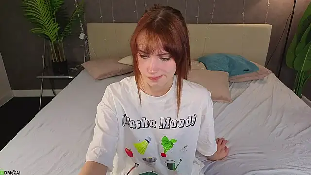 Snapshot of Mollly_Rouge chatting on 04/29/26, 12:16 Mollly Rouge online show from 04/29/26, 12:16