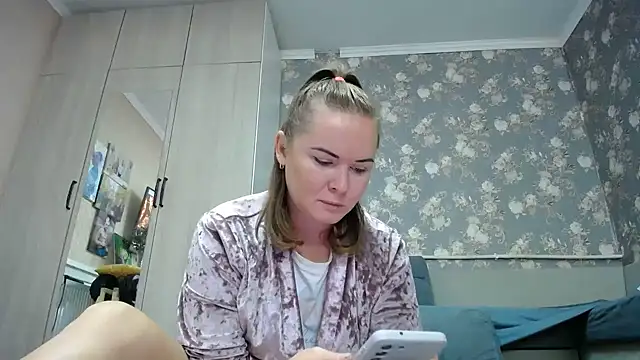 Snapshot of _Miss_Vanilla_ chatting on 09/22/25, 06:04 Miss Vanilla online show from 09/22/25, 06:04