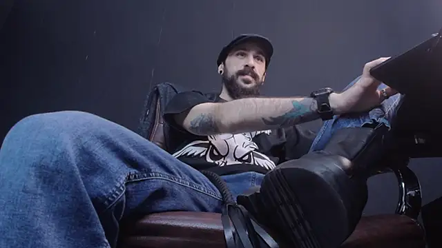 AxelColton online show from 02/05/25, 06:24