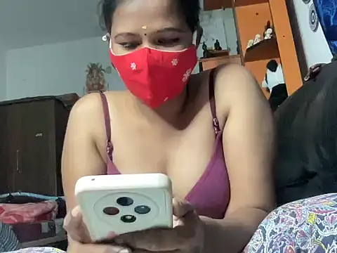 Tamil Sanjana  online show from 12/19/25, 04:58