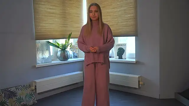 HildColden online show from 12/24/24, 06:55