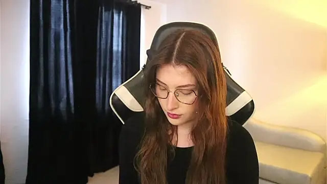 Daisha Riley online show from 11/24/25, 02:39