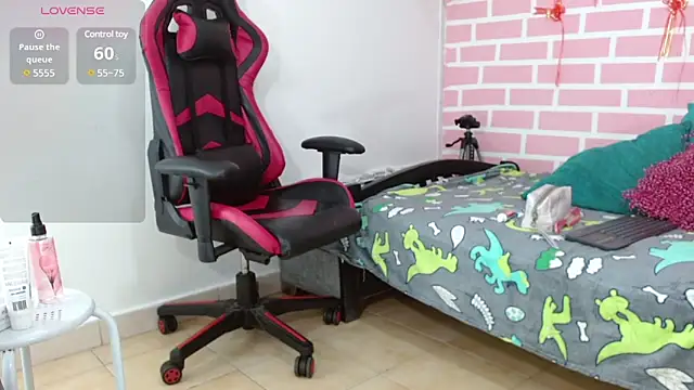 dani-lue online show from 02/16/25, 12:21