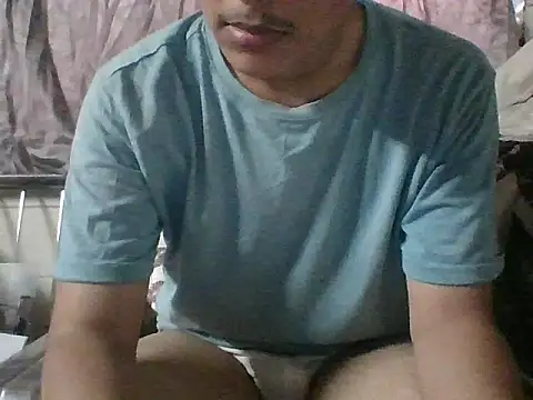 Snapshot of king_dick_0 chatting on 04/28/26, 12:32 king dick 0 online show from 04/28/26, 12:32