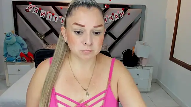 natalia5560 online show from 09/23/25, 12:08