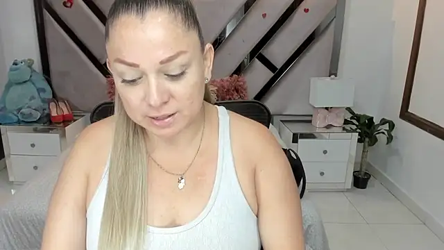 natalia5560 online show from 11/23/25, 01:22