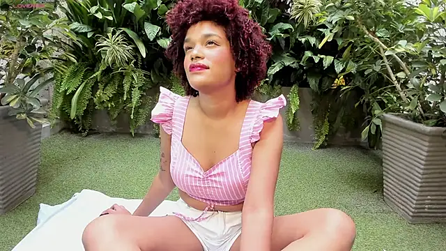 loladupont online show from 02/08/25, 11:55