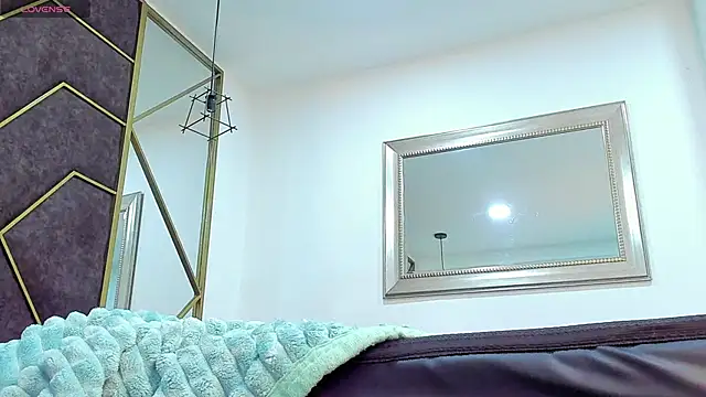 AbrilSonne online show from 12/26/24, 10:52