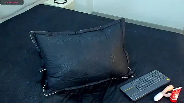 AbrilSonne online show from 01/08/25, 10:58