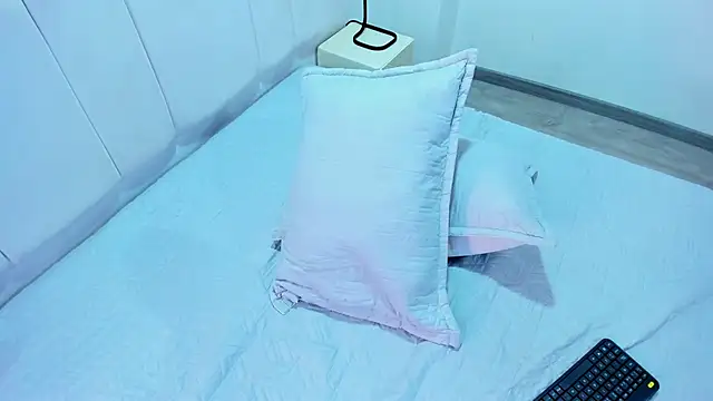 AbrilSonne online show from 02/16/25, 06:32