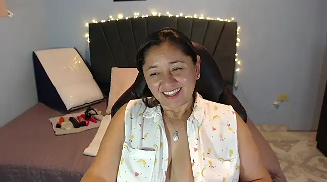 Snapshot of AngelRouss chatting on 01/27/25, 09:55 AngelRouss online show from 01/27/25, 09:55