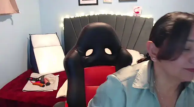 Snapshot of AngelRouss chatting on 02/13/25, 11:17 AngelRouss online show from 02/13/25, 11:17