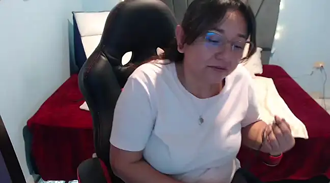 Snapshot of AngelRouss chatting on 02/21/25, 06:59 AngelRouss online show from 02/21/25, 06:59