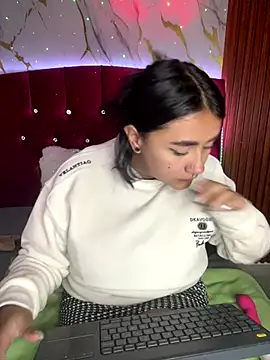 michell boobs  online show from 10/14/25, 01:34