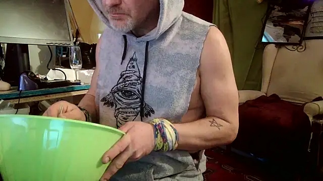 SilverandFox online show from 03/11/25, 03:45