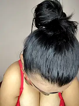 Snapshot of Riya_Stream01 chatting on 02/05/25, 04:58 Riya Stream01 online show from 02/05/25, 04:58