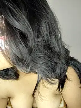 Snapshot of Riya_Stream01 chatting on 02/19/25, 04:44 Riya Stream01 online show from 02/19/25, 04:44