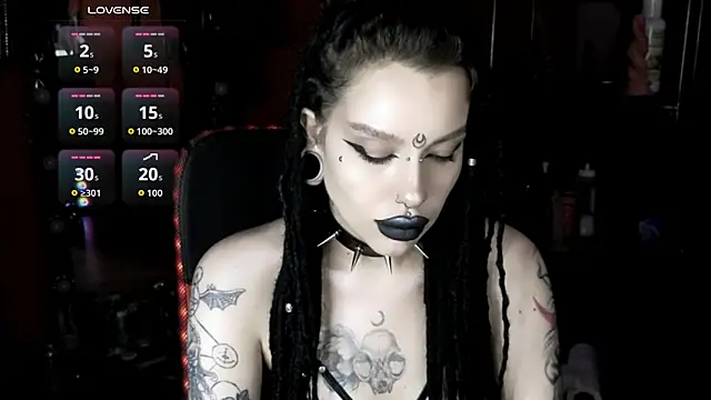 Snapshot of alexx_succubus chatting on 06/20/26, 10:51 alexx succubus online show from 06/20/26, 10:51