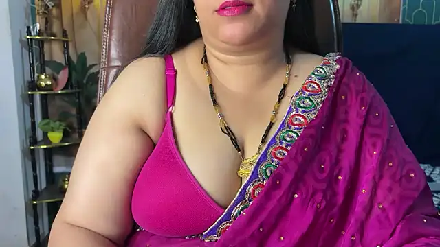 FlatVincy4 online show from 04/18/26, 03:27