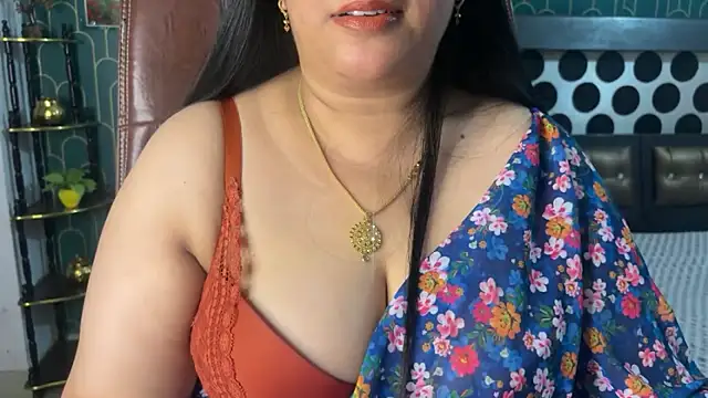 Snapshot of FlatVincy4 chatting on 05/16/26, 07:27 FlatVincy4 online show from 05/16/26, 07:27