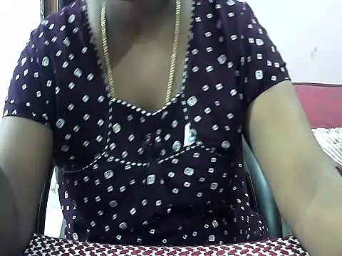 Snapshot of telugu_indhu_0001 chatting on 06/11/26, 05:55 telugu indhu 0001 online show from 06/11/26, 05:55