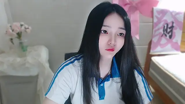 qiqi--- online show from 04/23/26, 12:29