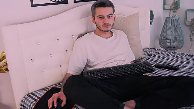 Devin Jay online show from 01/07/25, 04:48