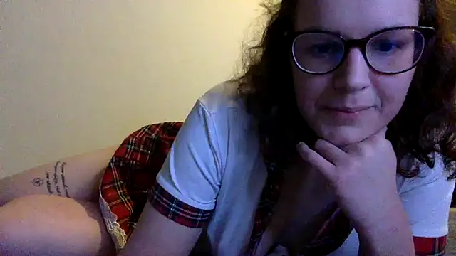 LolaGuess online show from 12/25/24, 09:00