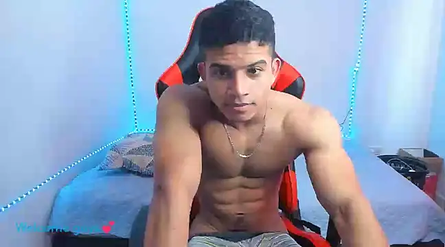 Snapshot of oliver_thompsson7 chatting on 12/30/24, 08:04 oliver thompsson7 online show from 12/30/24, 08:04