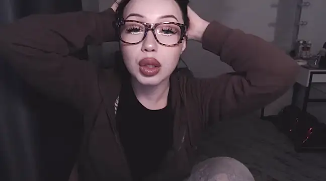 Snapshot of MoranaMissGod chatting on 01/06/25, 01:08 MoranaMissGod online show from 01/06/25, 01:08