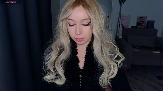 Snapshot of MoranaMissGod chatting on 10/20/25, 01:28 MoranaMissGod online show from 10/20/25, 01:28