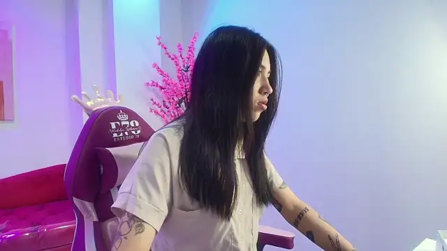 Leia queens online show from 01/02/25, 11:31
