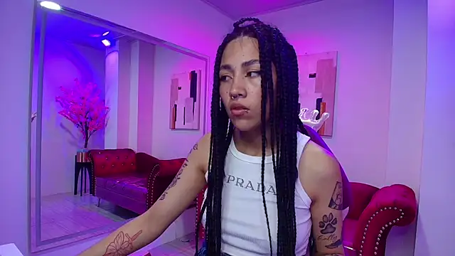 Leia queens online show from 01/15/25, 02:24
