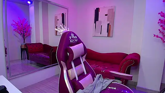 Leia queens online show from 01/16/25, 02:19