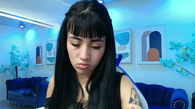 Leia queens online show from 09/23/25, 05:16