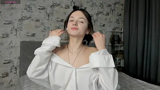 LilianGrindle online show from 03/15/25, 06:10