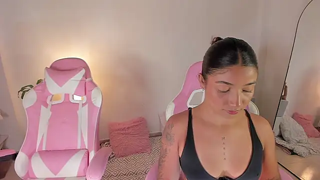 martina roldam online show from 10/08/25, 01:58