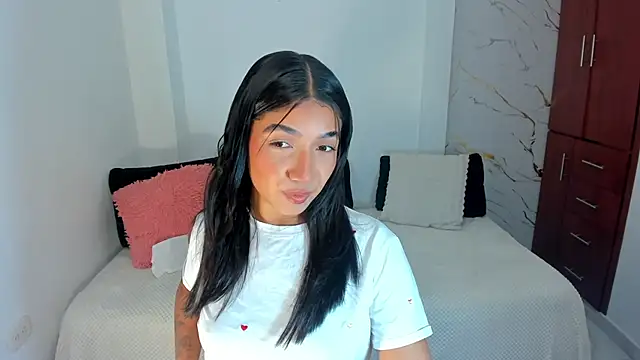 Snapshot of martina_roldam chatting on 06/25/26, 01:16 martina roldam online show from 06/25/26, 01:16