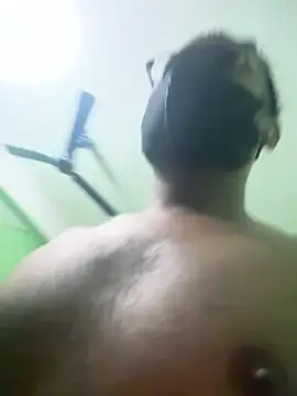 Snapshot of GildanK18 chatting on 09/08/25, 04:39 GildanK18 online show from 09/08/25, 04:39