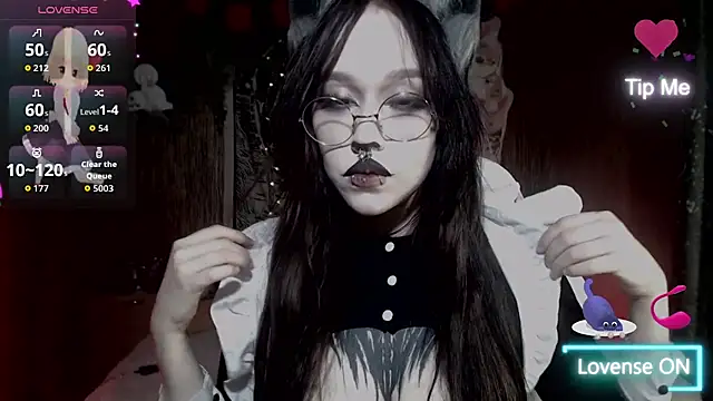 chloe crystall killer online show from 10/31/25, 07:15