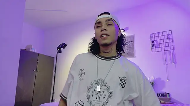 Snapshot of seven7xis chatting on 01/13/26, 04:18 seven7xis online show from 01/13/26, 04:18