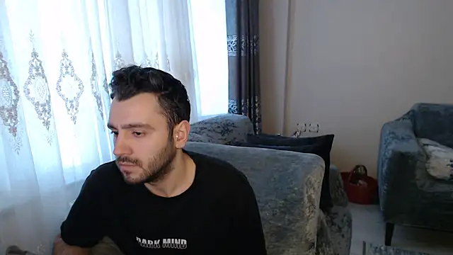 Snapshot of handsomeee04 chatting on 05/18/26, 03:02 handsomeee04 online show from 05/18/26, 03:02