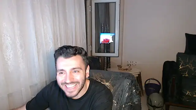 Snapshot of handsomeee04 chatting on 07/04/26, 11:44 handsomeee04 online show from 07/04/26, 11:44