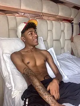 Boy cock18 online show from 01/31/25, 03:33