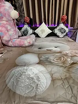 Little  Lia online show from 11/26/25, 01:45